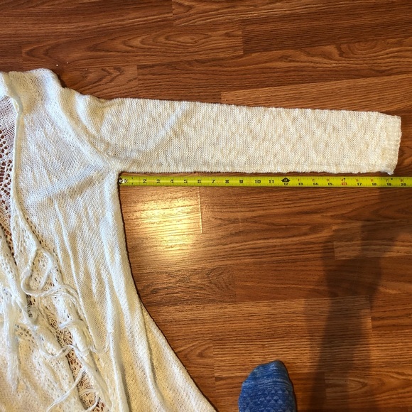 White crochet fringed cardigan - Picture 12 of 14